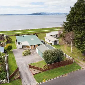  Holiday home Daydream House, Sunrise, Sunset Views Across
