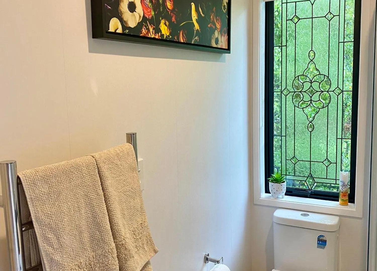 2 Bedroom Tiny Home Retreat With Hot Tub! Rotorua New Zealand